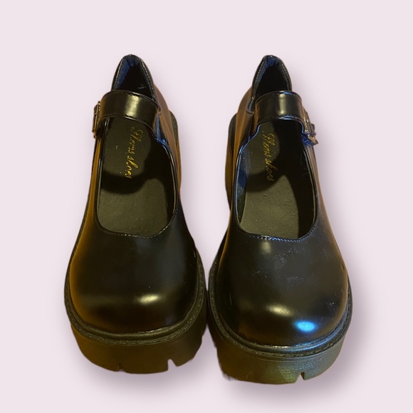 COPY - Platform, Mary Jane shoes. Vintage style, from SHEIN. Size 7.5.🖤 - Picture 2 of 5